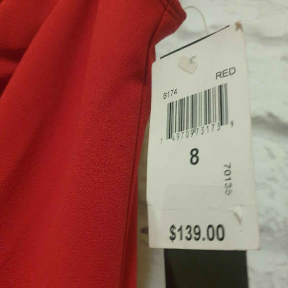 Red Ruffles - Picture 3 of 3